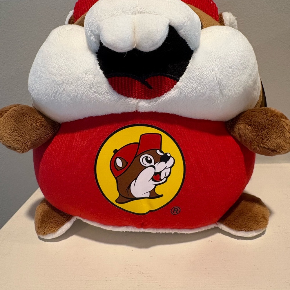 Buc-ee’s plush beaver NWT - Picture 5 of 13